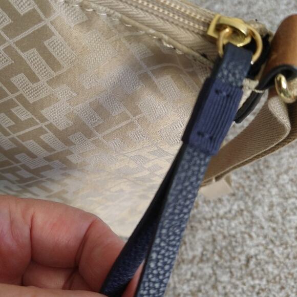 Tommy Hilfiger Triple Zip Crossbody Bag Beige Red White Navy Pre-Owned - Picture 4 of 12